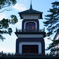 尾山神社　神門　四面五彩のギヤマン張り