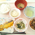 写真: ９月１７日昼食(鮭の黄身焼き) #病院食