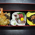 写真: 天ぷら、刺身、焼き物
