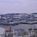 写真: 安針塚から見える横須賀基地の艦船たち・・20140419
