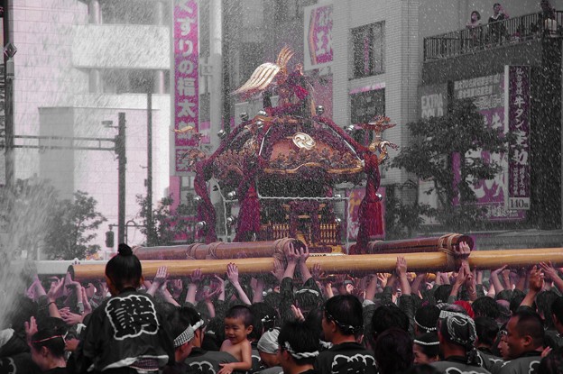 懐かしフィルム風な画・・深川八幡祭り