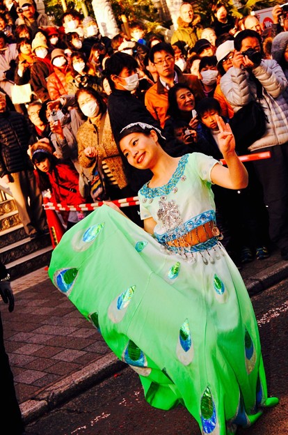 関帝廟通りでの中国舞踊。。2月28日