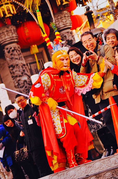 悟空？。。関帝廟前でのパフォーマンス 春節祝舞遊行 2月28日