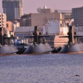 写真: 大晦日の夕暮れ・・３隻並ぶ潜水艦たち。。20141231