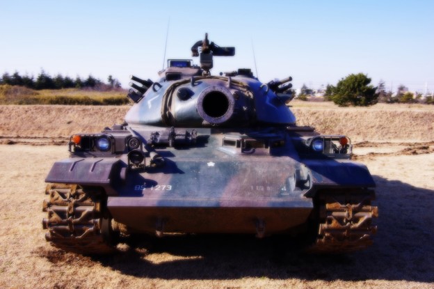 写真: 男前の74式戦車 スタイル・・20150111