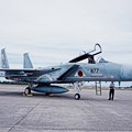 小松基地の第303飛行隊ファイティングドラゴン スペマ機地上展示?