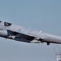 厚木基地 もうすぐ退役予定の岩国へ帰投。。VMAQ-3ムーンドックス EA-6Bプラウラー。。1月9日