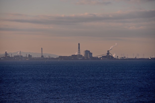 写真: 朝の木更津 工業地帯の１日始まる。。20151220