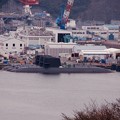 写真: 横須賀の町から見える海上自衛隊の潜水艦たち。。20160320