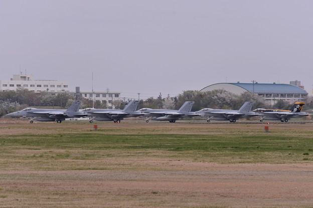 ある日の厚木基地 VFA-27メイス軍団 ローカルフライトへ・・20150410