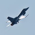 写真: 逆光のF-16。。芦屋の空を。。芦屋基地航空祭
