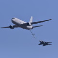 岐阜基地航空祭。。F-15イーグルへKC-767空中給油機。。空中給油へ