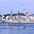 写真: 横須賀の見慣れない風景 しらせから米海軍駆逐艦を。。201708005