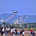 写真: 松島基地復興航空祭最後の降り。。ブルーインパルス