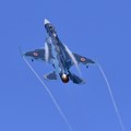 三沢基地航空祭。。三沢の青い空へ洋上迷彩のF-2上がり