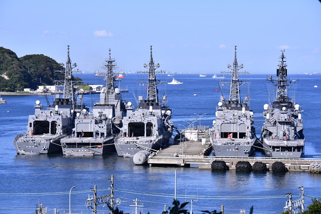 この日は吉倉桟橋の護衛艦たち。。横須賀港 20170918