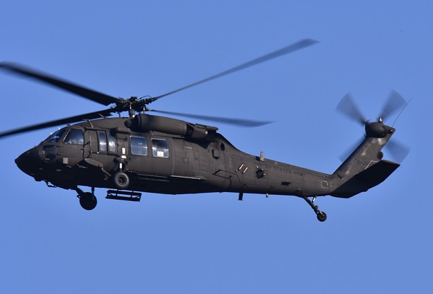 写真: トランプ大統領の護衛ヘリコプター米陸軍ブラックホーク 20171105