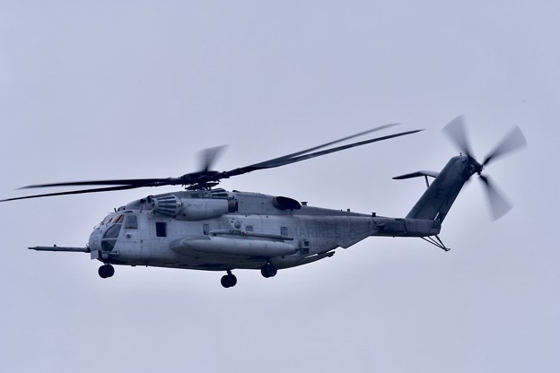 写真: 嘉手納基地上がり。。米海兵隊CH-53Eスーパースタリオン