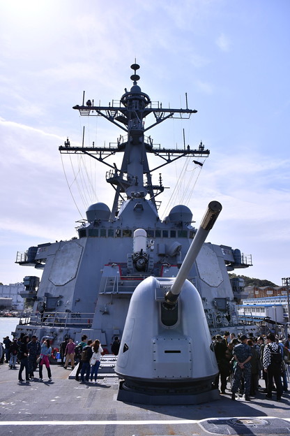 米海軍横須賀基地一般開放 ミサイル駆逐艦カーティスウィルバー 艦橋 20180407
