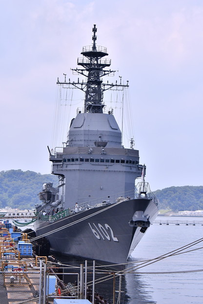 写真: 撮って出し。。米海軍横須賀基地内で一般公開 試験艦あすか 8月4日