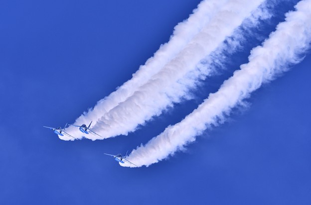 写真: 9月の撮って出し。。三沢基地航空祭ブルーインパルス展示飛行(3)