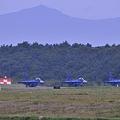 午前のF-2デモ飛行待ち・・三沢基地航空祭2011