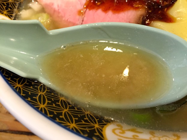 写真: すごい煮干ラーメン・麺カタメ・塩味変更　スープアップ