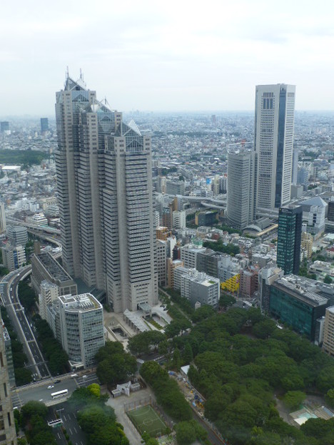 写真: 高層ビルが立ち並ぶ東京