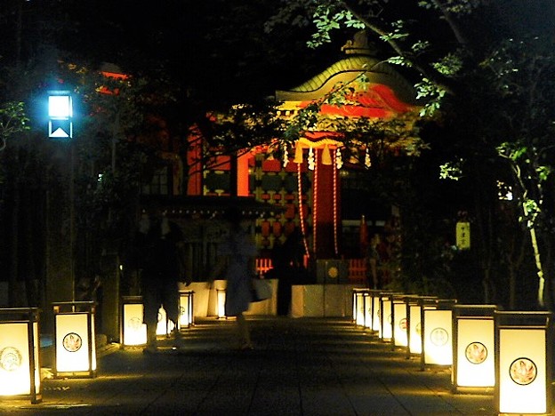 江島神社 中津宮 灯籠
