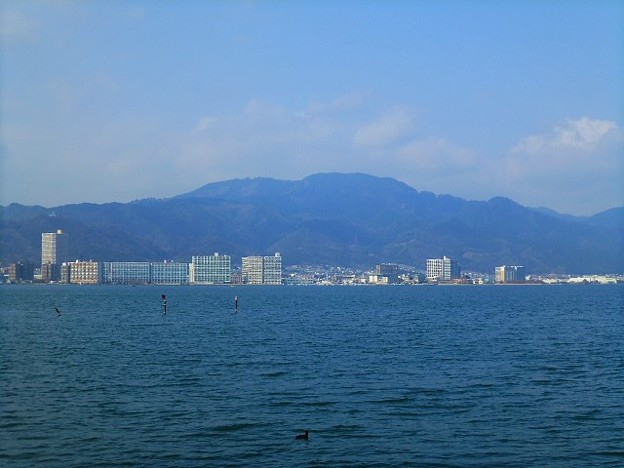 写真: なぎさのプロムナードからの琵琶湖