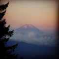 写真: 夕暮れの富士山