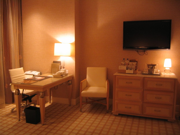 Wynn Guest Room 10-3-2011 2215