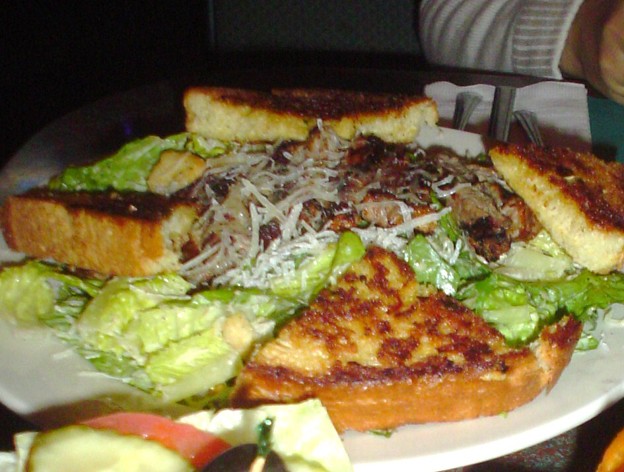 写真: 20Oz Hamburger and Steak Caesars Salad - O'Aces Bar & Grill 2204 11-28-06 (2)