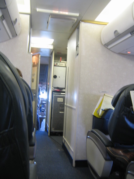 UA270 First Class Cabin 1147PST