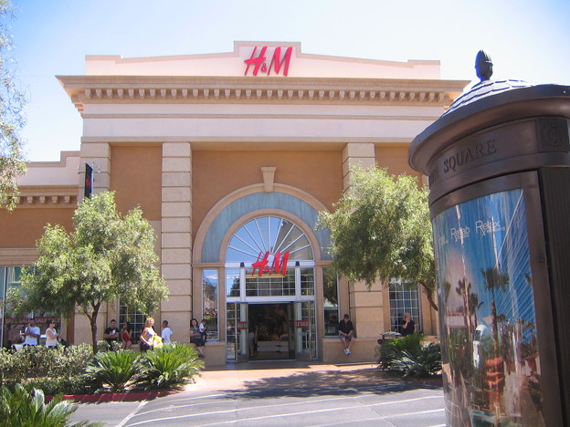 +H&amp;M - Town Square 6-19-11 1536