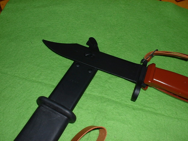 写真: 有井(アリイ　旧LS）「AK-74銃剣」　は鞘と組み合わせてワイヤーカッター　となる（形だけで機能しない）Doburok