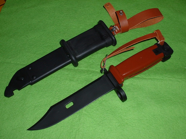 有井(アリイ　旧LS）「AK-74銃剣」塗装済み　ただしランヤードは皮製の自作　(Doburoku-TAO