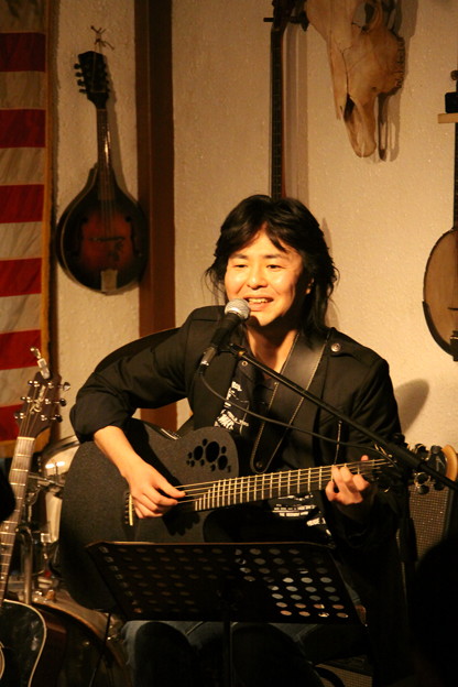 Photos: ギターの先生です。師匠はミッキー吉野さん。