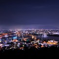 写真: 俯瞰で見る夜の街並み