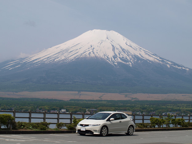 富士山とシビックタイプRユーロ
