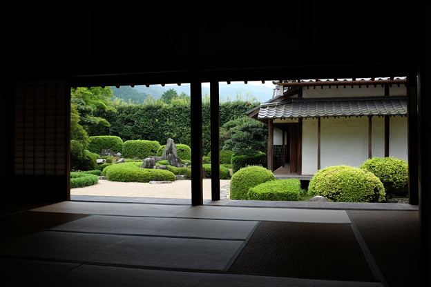 写真: 頼久寺の書院と庭園