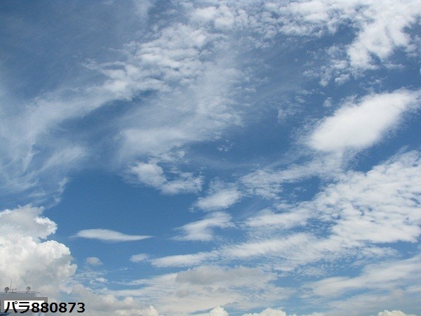 写真: 東方向は雲のｵﾝﾊﾟﾚｰﾄﾞ！