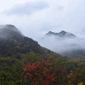 写真: 霧の覚円峰