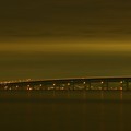 写真: 関空連絡橋の夕暮れ